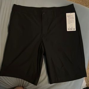 Men’s LuluLemon Commission Short Relaxed 11” Size 34